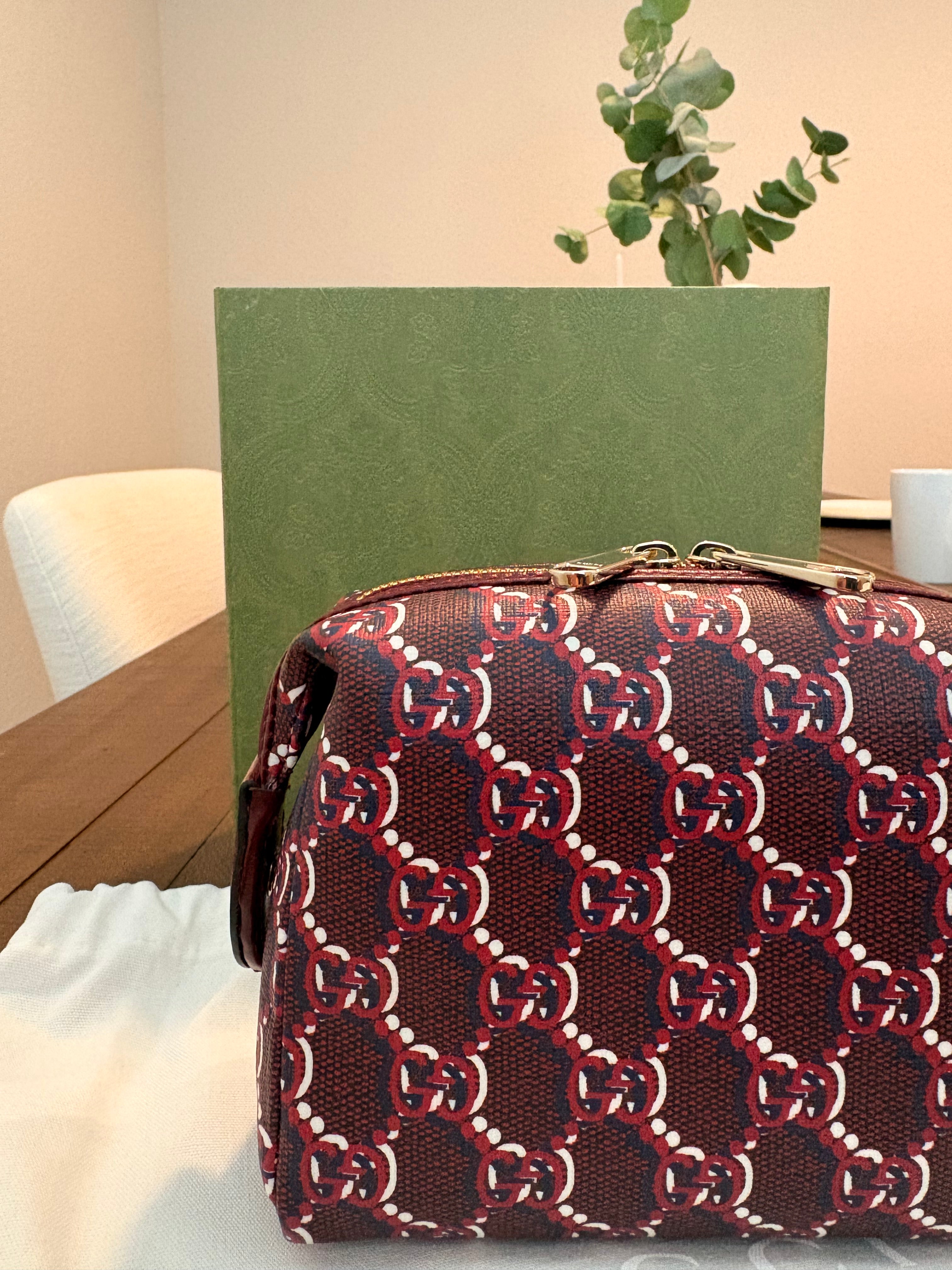 Gucci GG Supreme Shadow Toiletry Pouch Rosso Ancora Red
