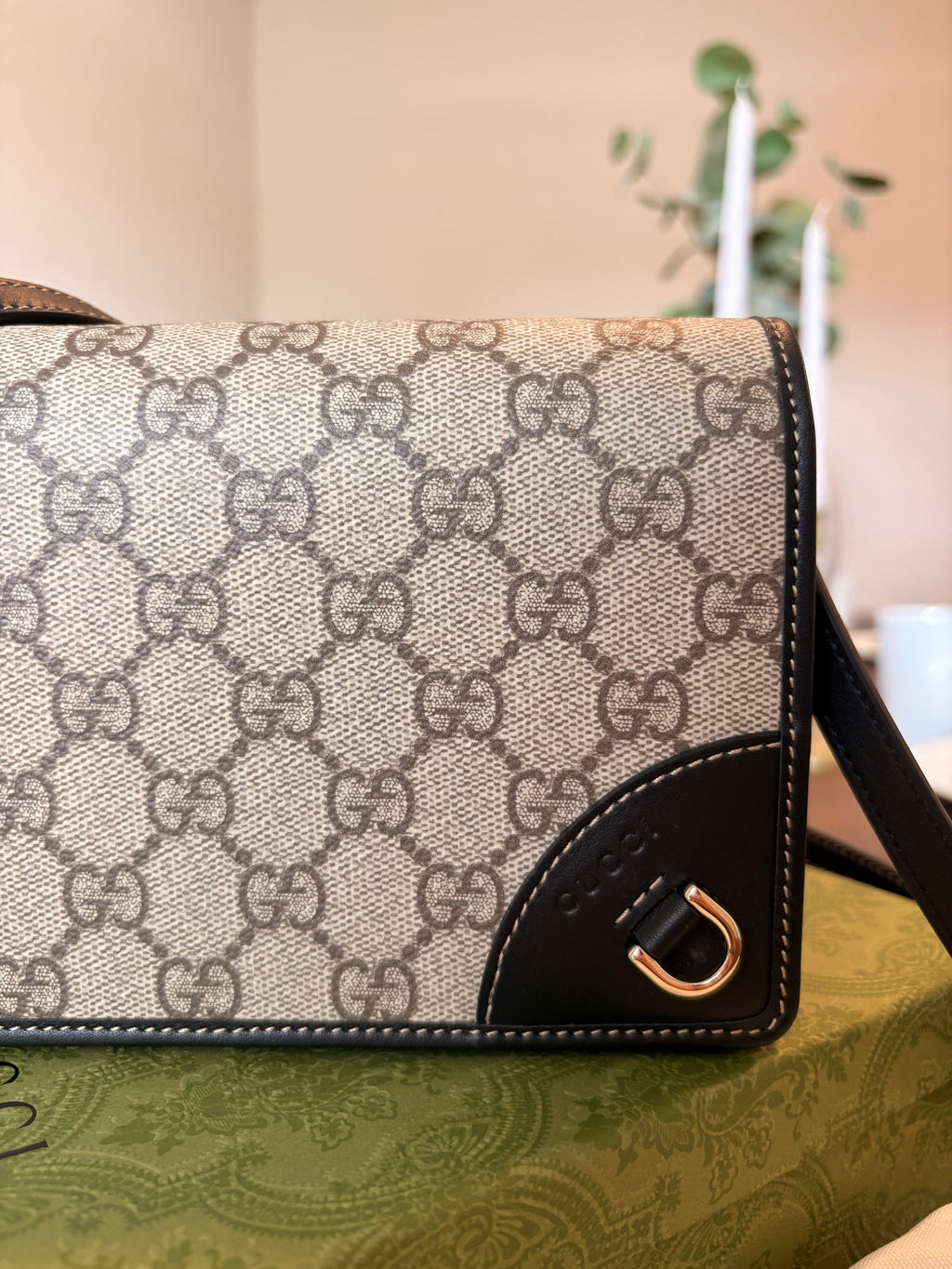 Gucci Emblem Crossbody Blk
