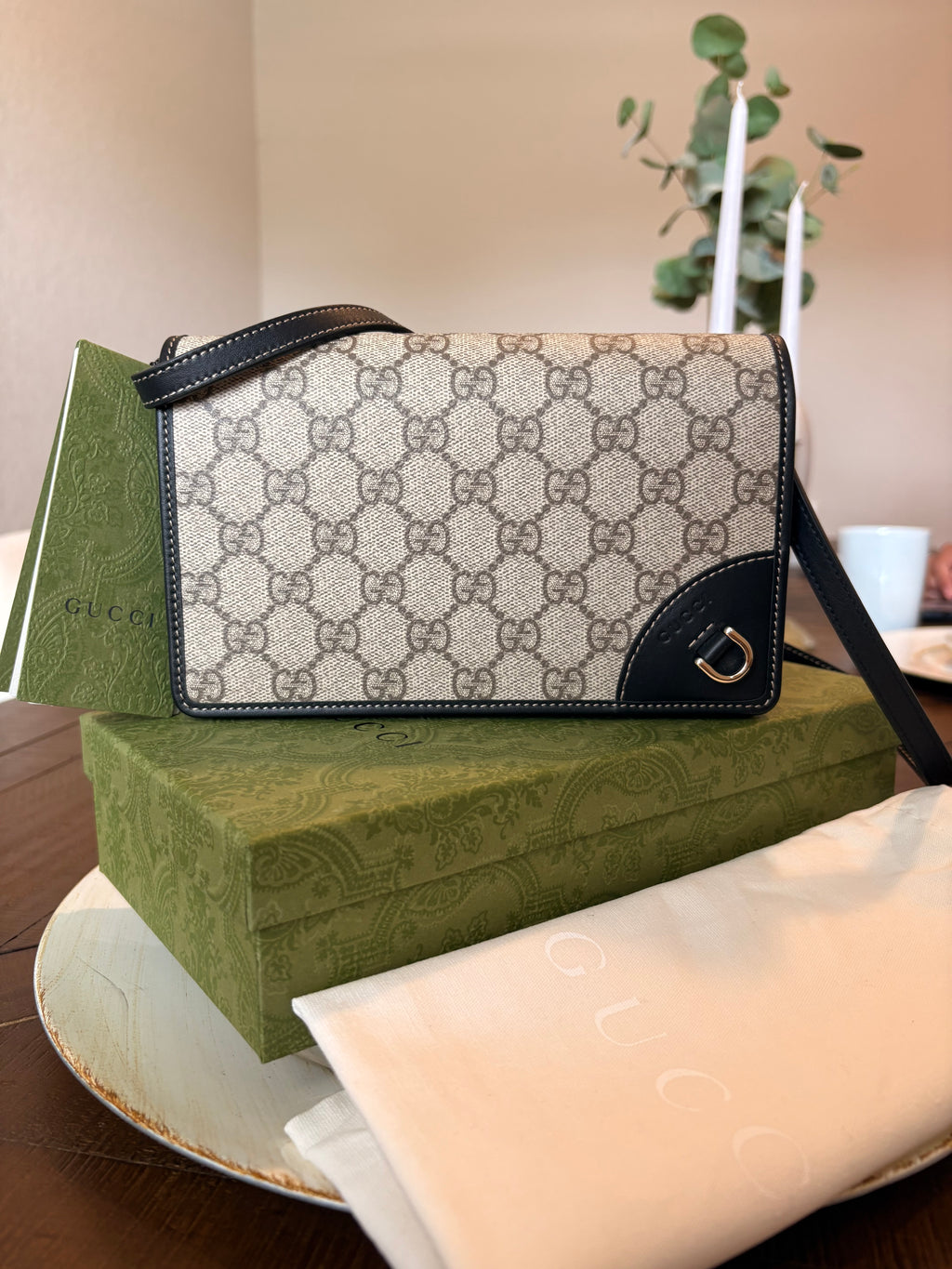 Gucci Emblem Crossbody Blk