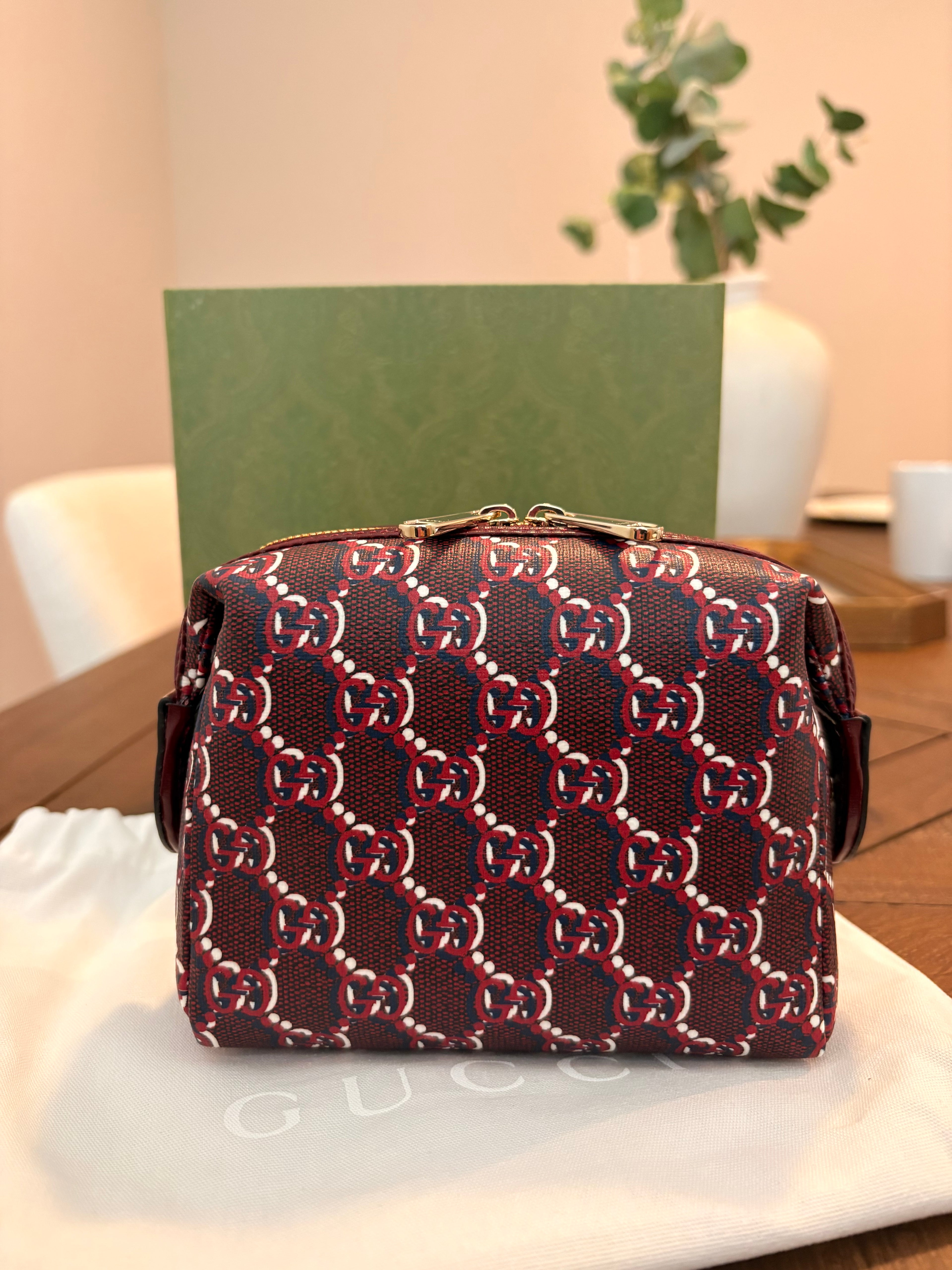 Gucci GG Supreme Shadow Toiletry Pouch Rosso Ancora Red