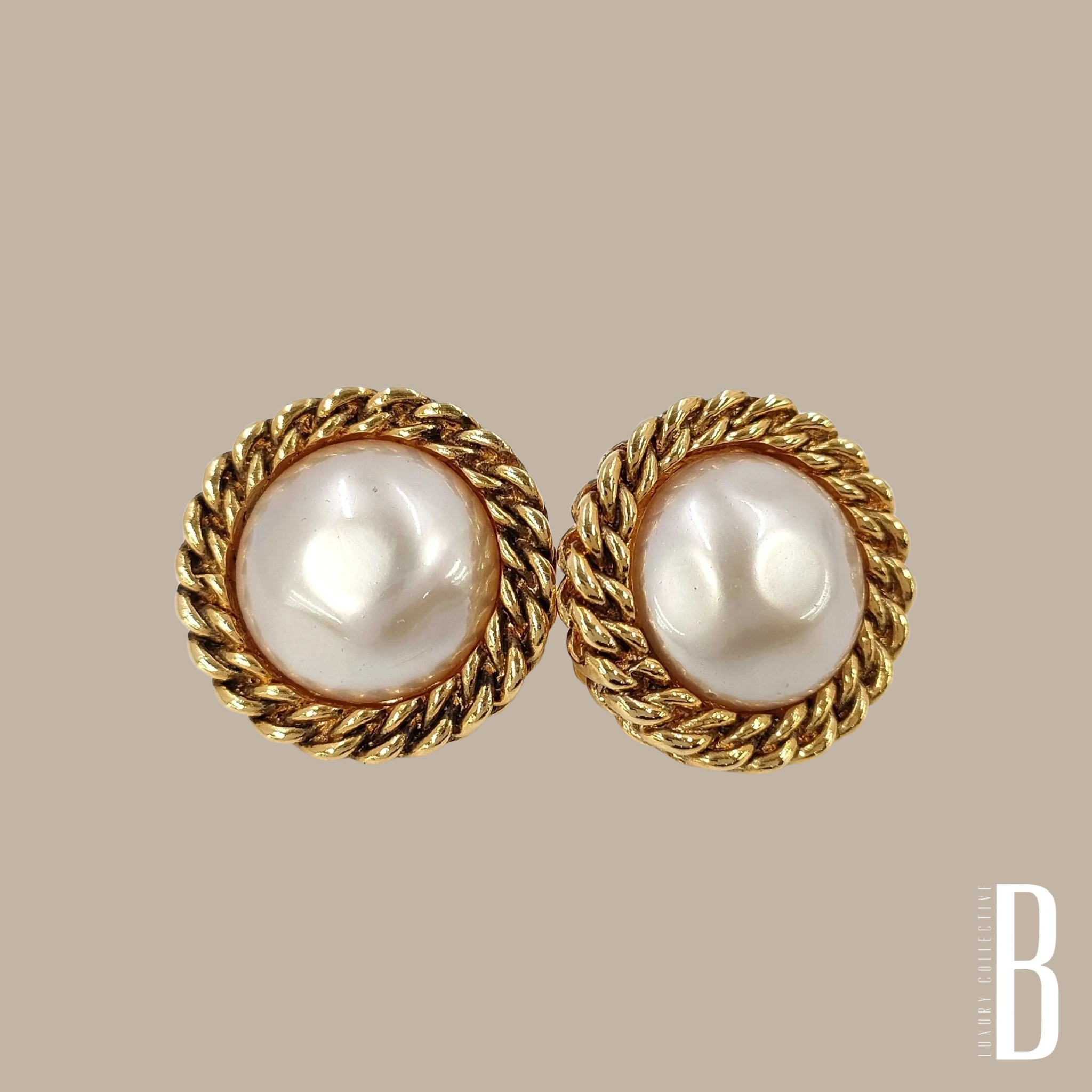 CHANEL Earring  Vintage Gold-Tone Metal