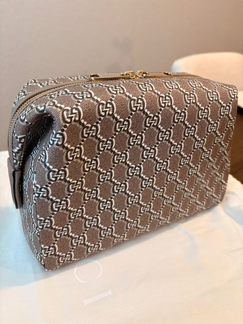 Gucci Pouch with GG Shadow – Beige
